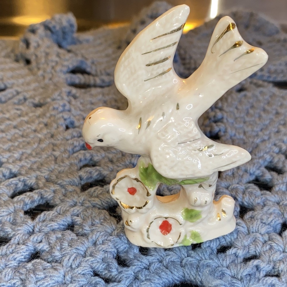 Vintage Chinese Porcelain Lovebird Hand Painted with Gold Trim 5"